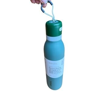 NWT- Owala 24oz FreeSip Twist Insulated Water Bottle in Mystic Tide
